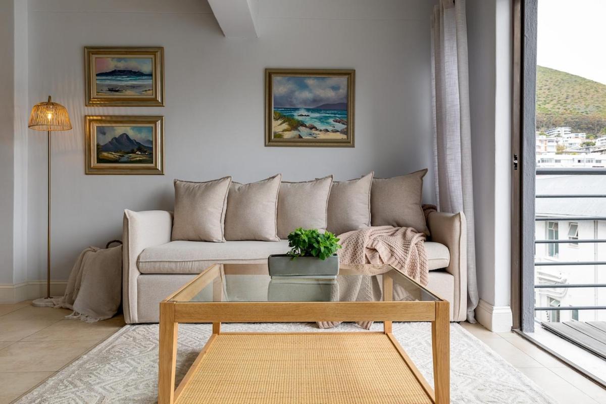 Cozy Corner Apartment *