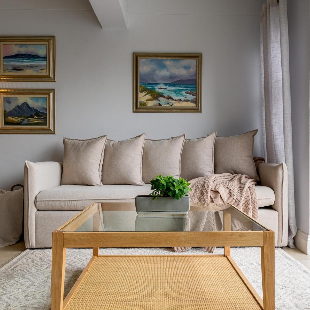 Cozy Corner Apartment *